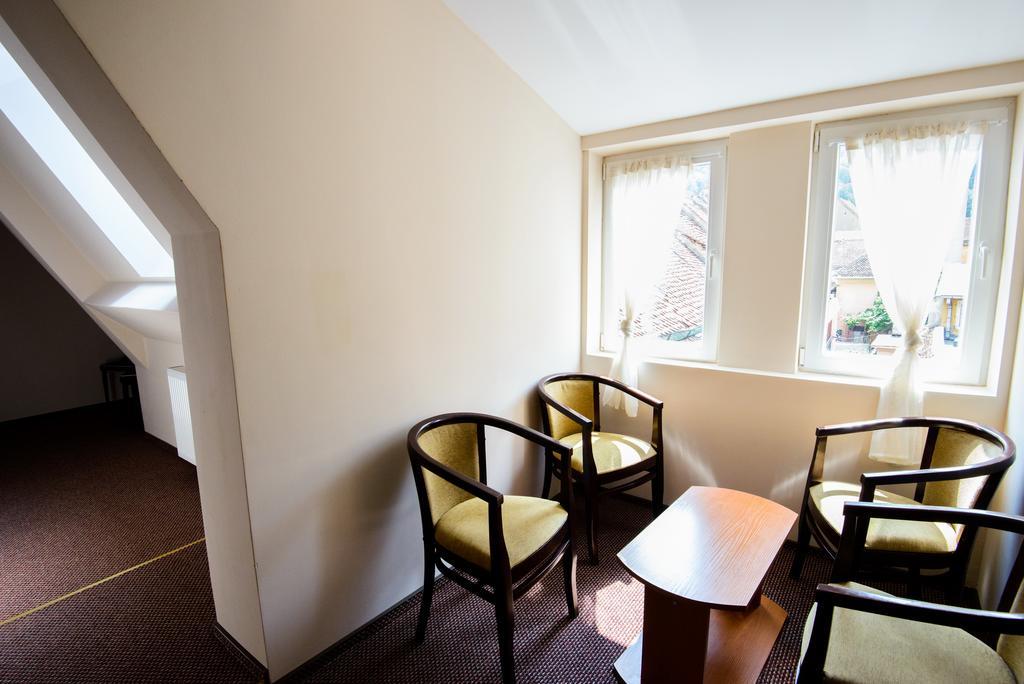 Residence Piata Sfatului Braşov Eksteriør billede